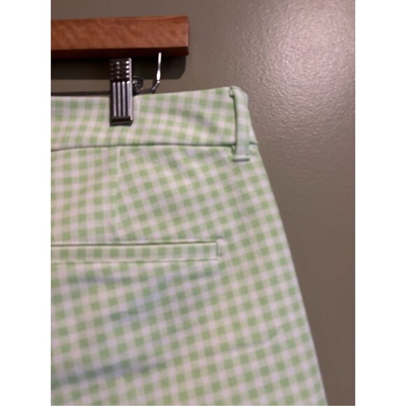 Old Navy 10 Women's High-Waisted Pixie Trouser Shorts in a green and white gingh - Picture 4 of 9